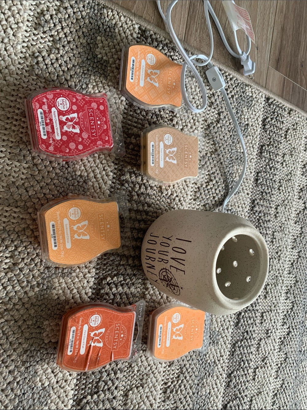 Scentsy Ceramic Warmer with Wax Bars - Love Your Journey